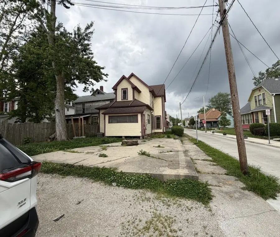 236 N Vine Street, Muncie, IN 47305 - #3