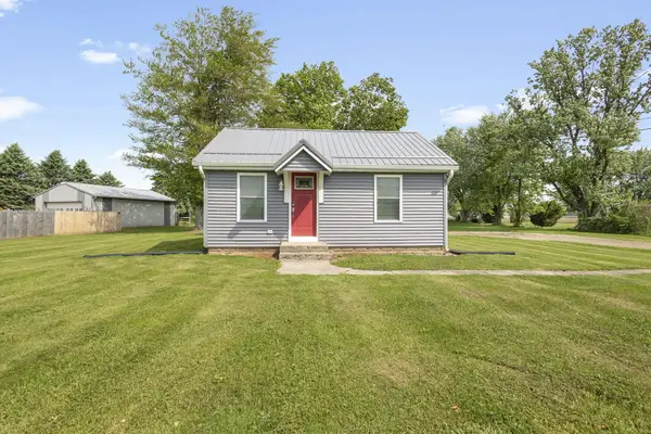 8951 E Chicago Road, New Carlisle, IN 46552