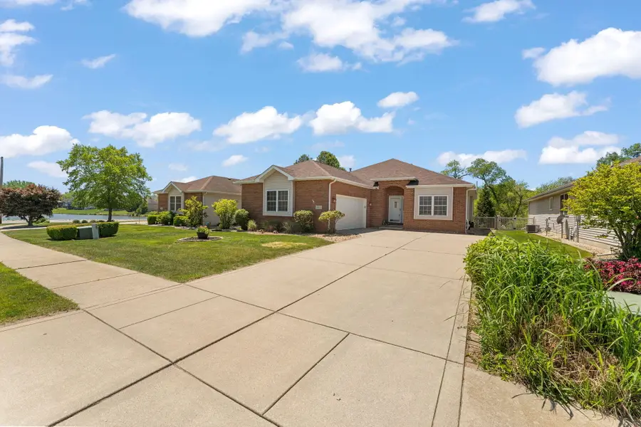 889 Clearwater Cove W, Crown Point, IN 46307 - #2
