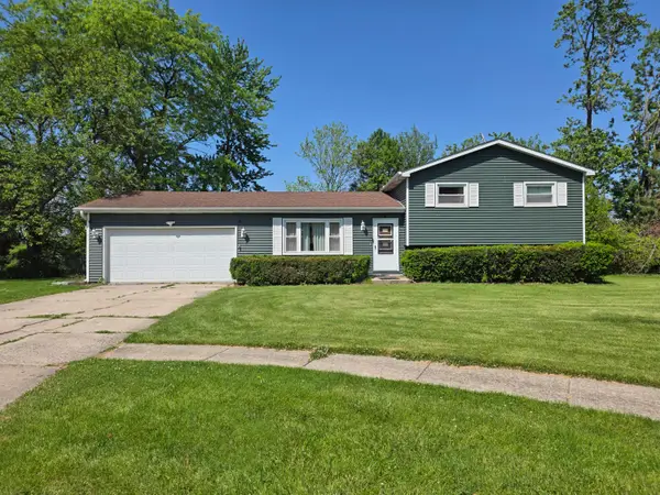 785 Aztec Court, Lowell, IN 46356