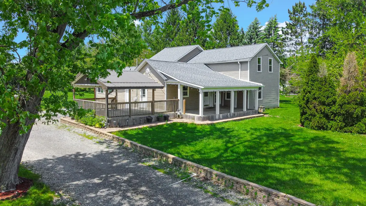 838 N 200 W, Valparaiso, IN 46385 - #1