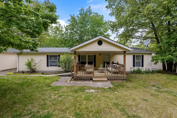 1282 E 950 N, Wheatfield, IN 46392
