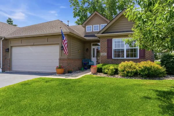 1203 Poppyfield Place, Schererville, IN 46375