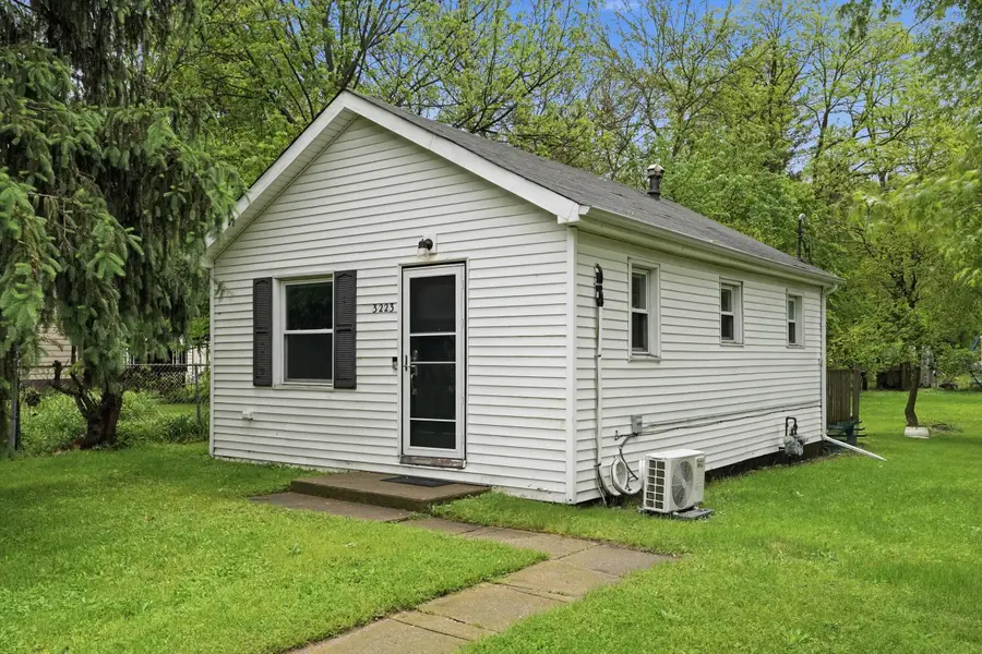 3223 E 35th Place, Lake Station, IN 46405 - #2