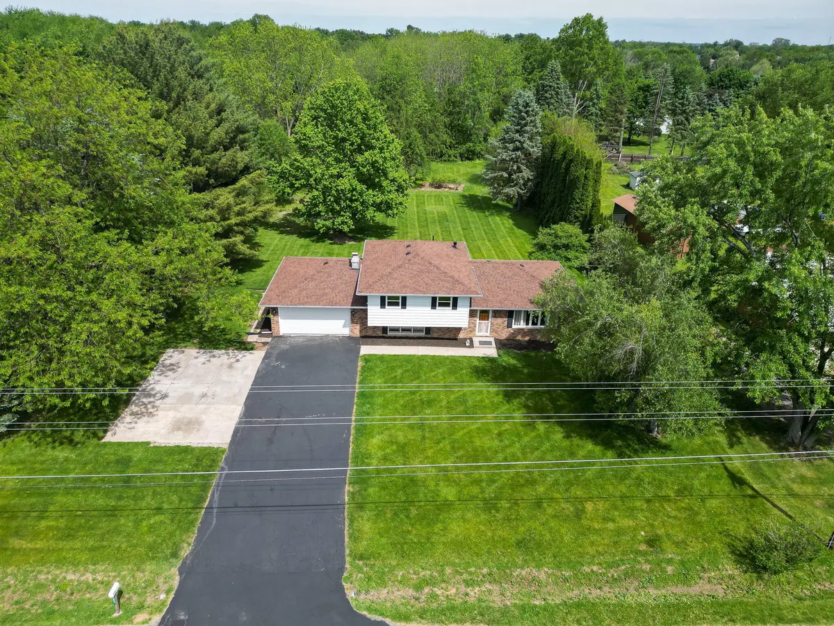 243 S 150 E, Valparaiso, IN 46383 - #1