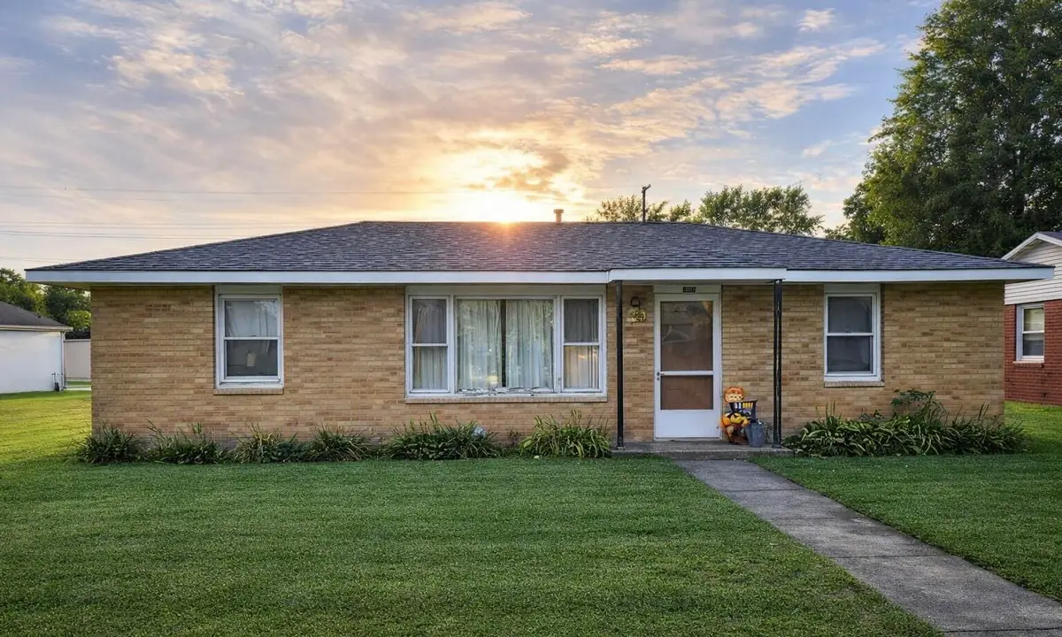 606 N Race Street, Monon, IN 47959 - #1
