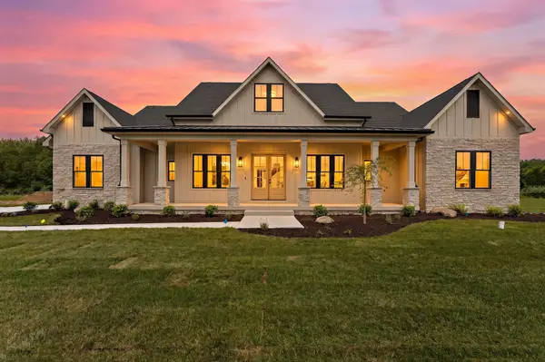 493 Stonebridge Pkwy, Valparaiso, IN 46383