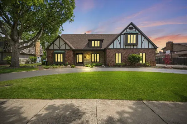 1130 Melbrook Drive, Munster, IN 46321
