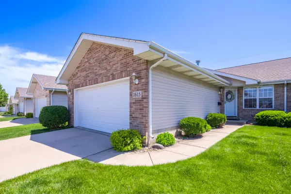 1615 Golden Oak Drive, Crown Point, IN 46307