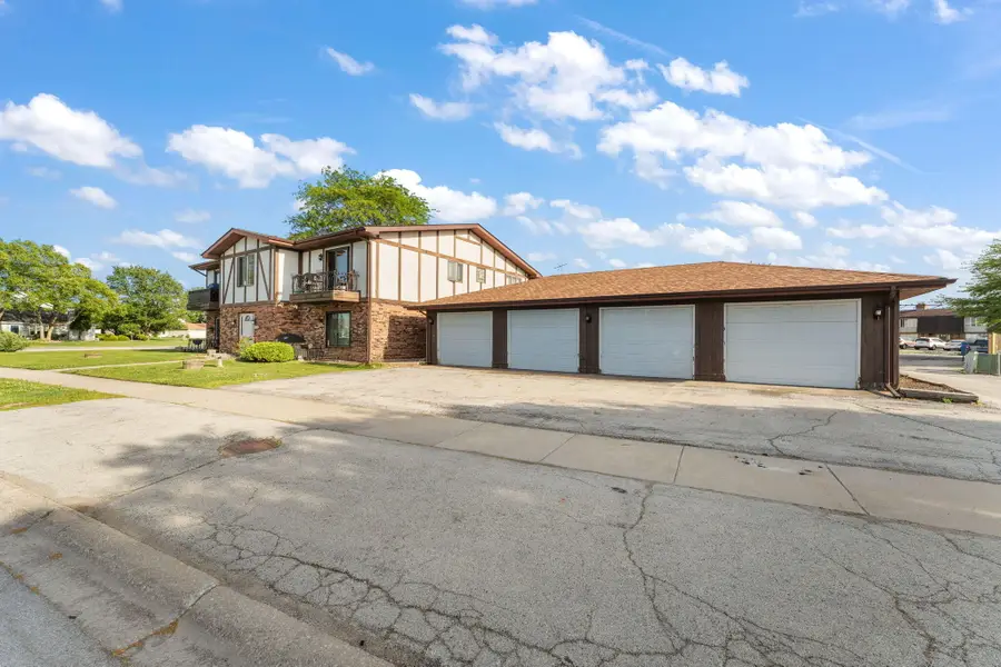 100 Plum Creek Drive #Apt.3, Schererville, IN 46375 - #2