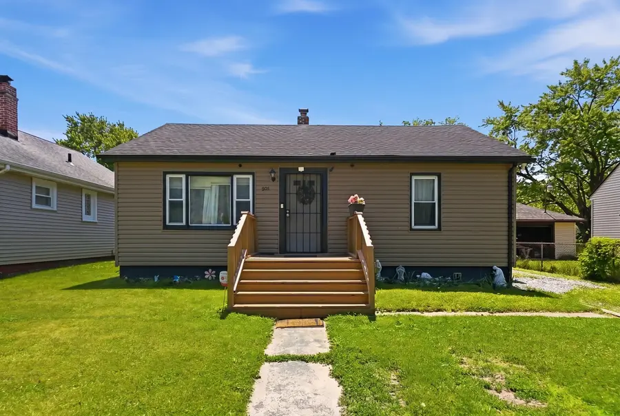 905 W 38th Avenue, Hobart, IN 46342 - #2