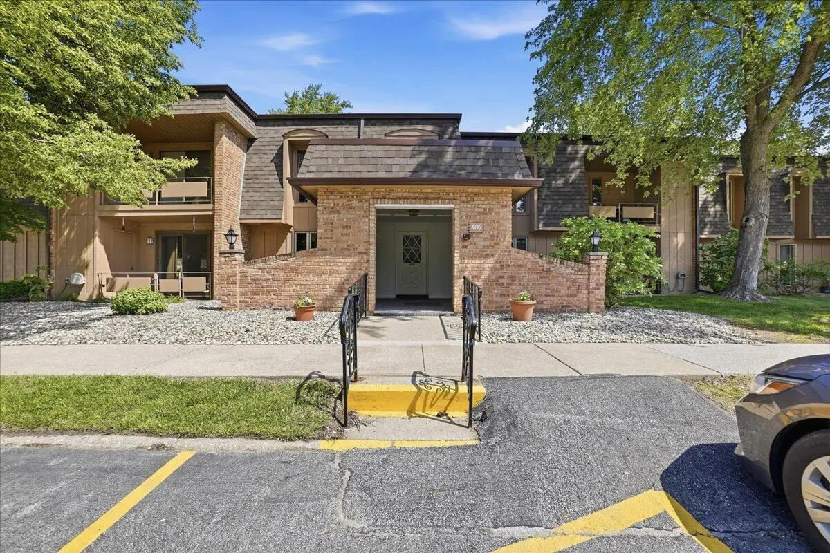 405 Old Stone Road #E4, Munster, IN 46321 - #1