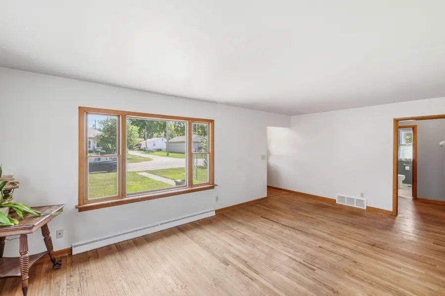 426 S 11th Street, Chesterton, IN 46304 - #3