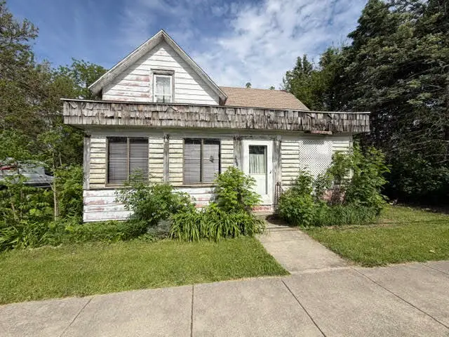 413 S Range Street, Wolcott, IN 47995 - #1