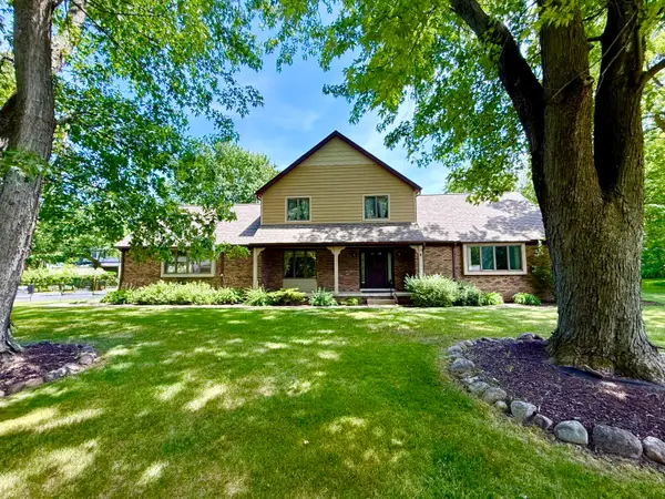 6834 Mercedes Lane, DeMotte, IN 46310