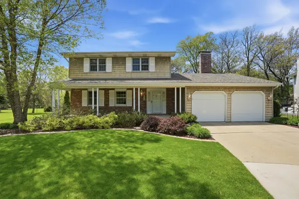 2060 Maid Marion Drive N, Schererville, IN 46375