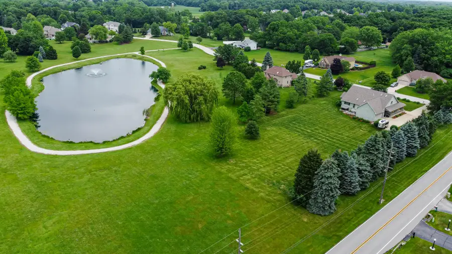 552 Fleetwood Drive N, Valparaiso, IN 46385 - #3