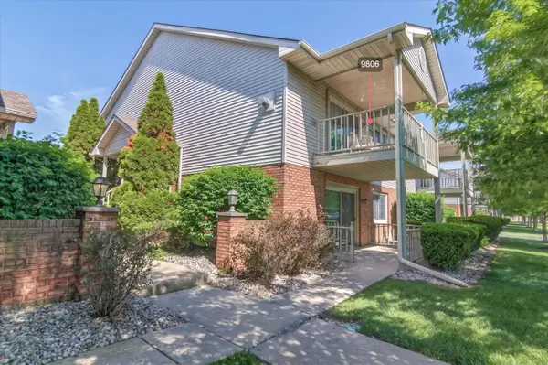 9806 Parkway Drive, Highland, IN 46322