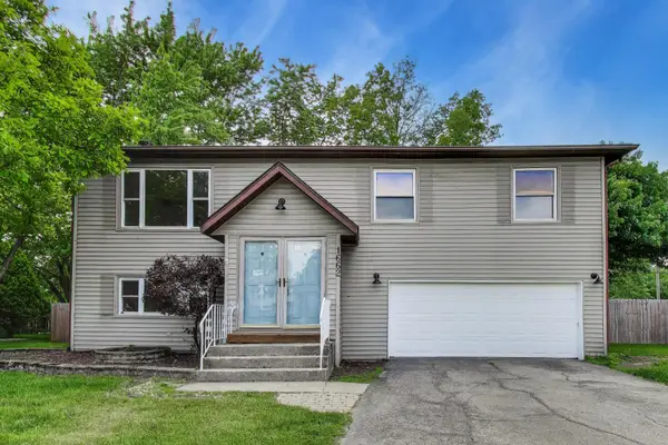1662 Ivy Court, Schererville, IN 46375