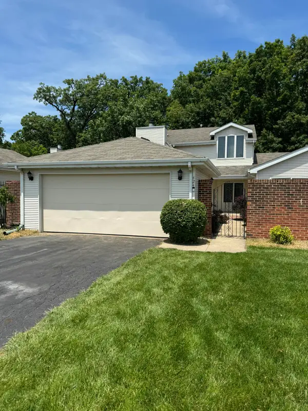 424 Deerpath Drive W, Schererville, IN 46375