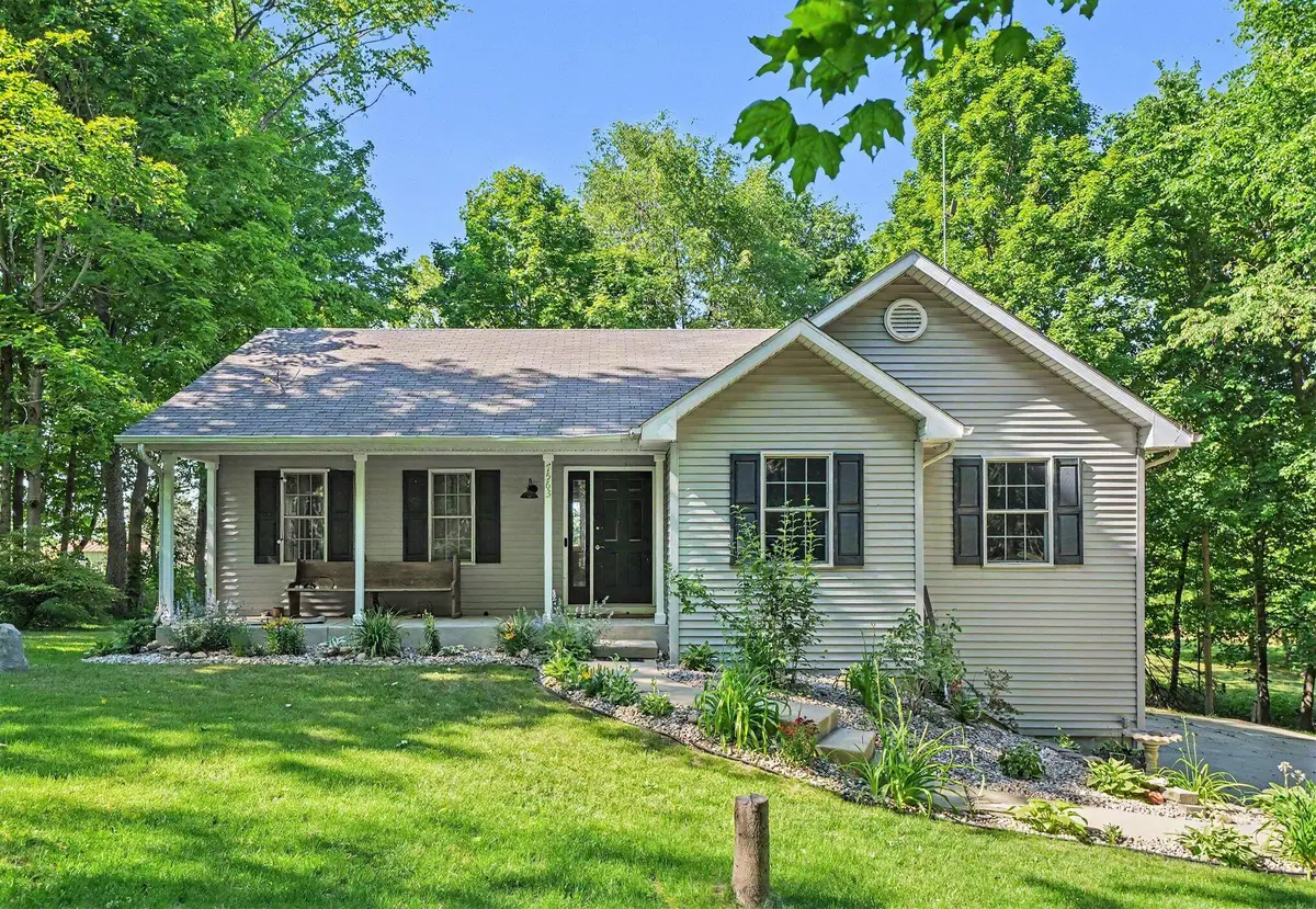 7563 E 400 N, Rolling Prairie, IN 46371 - #1