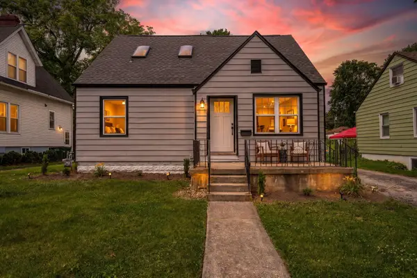 482 Grove Avenue, Valparaiso, IN 46385