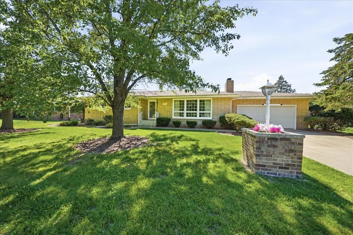 622 S Ash Street, Hobart, IN 46342 - #1
