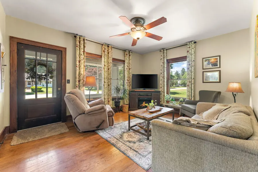 123 Kingsbury Avenue, La Porte, IN 46350 - #3