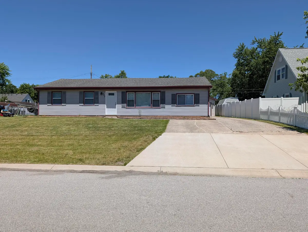 377 Pinewood Drive, Valparaiso, IN 46385 - #1