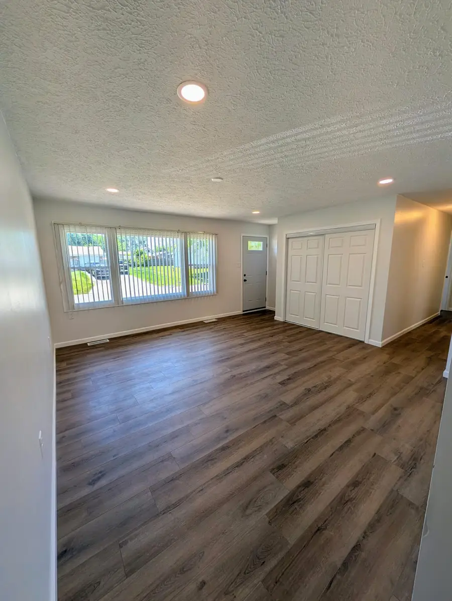 377 Pinewood Drive, Valparaiso, IN 46385 - #3