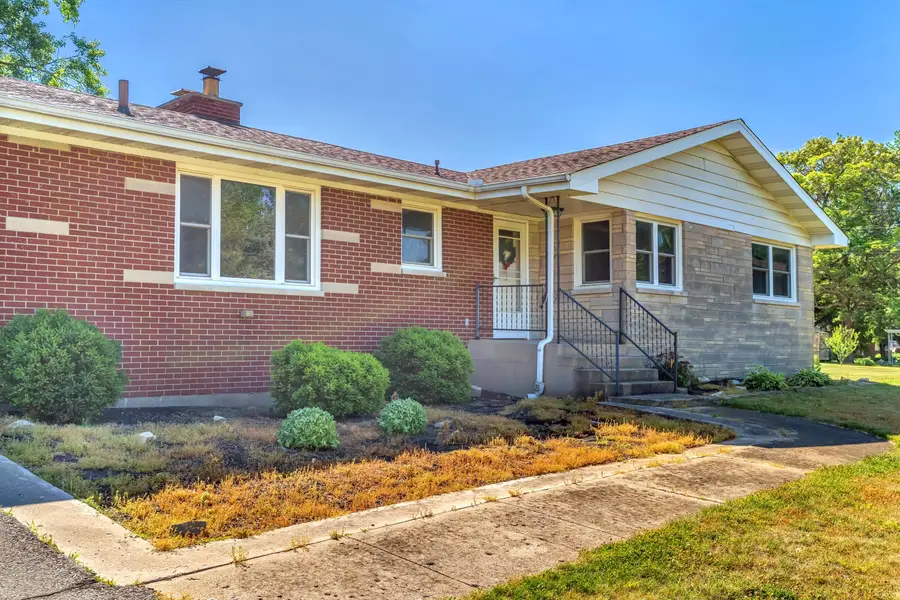 325 Cedar Street Nw, Demotte, IN 46310 - #2