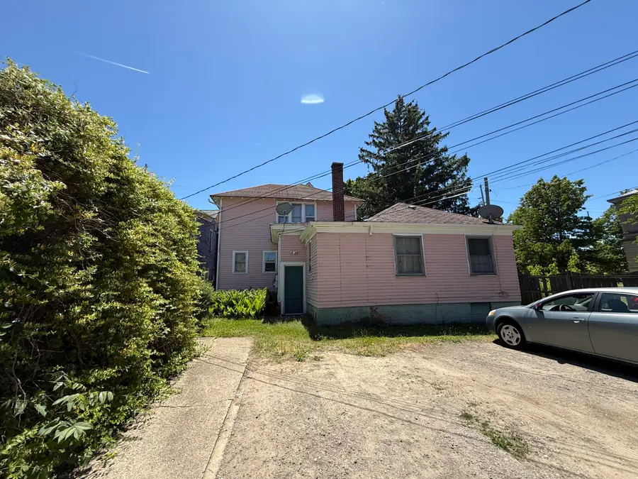 320 E 8th, Michigan City, IN 46360 - #3
