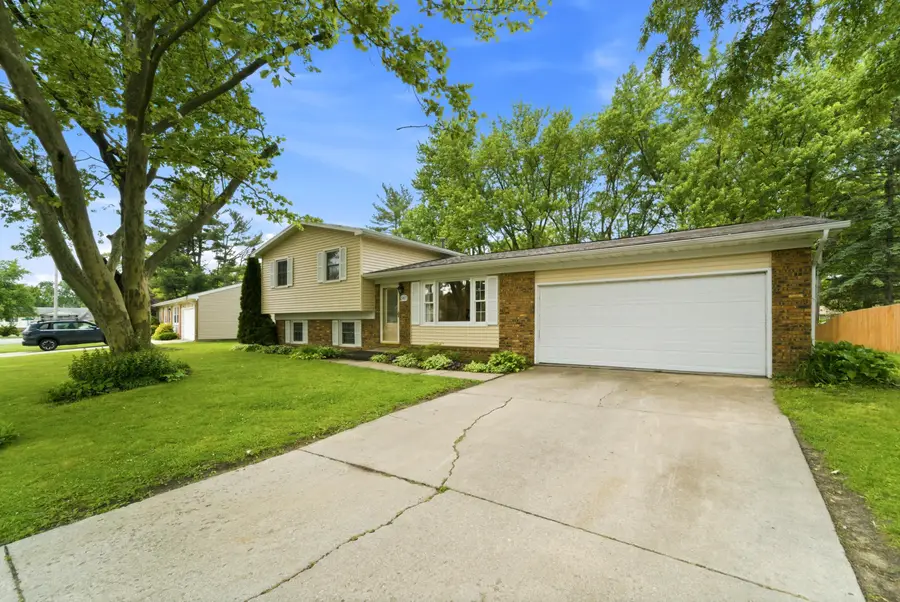3707 Central Avenue, Valparaiso, IN 46383 - #2