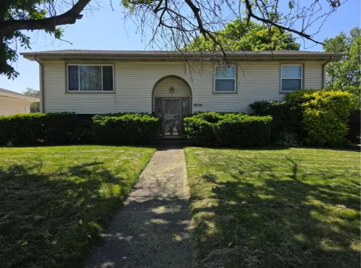 9508 Southwood Drive, Munster, IN 46321 - #2