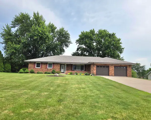 142 Curtis Drive, Valparaiso, IN 46383