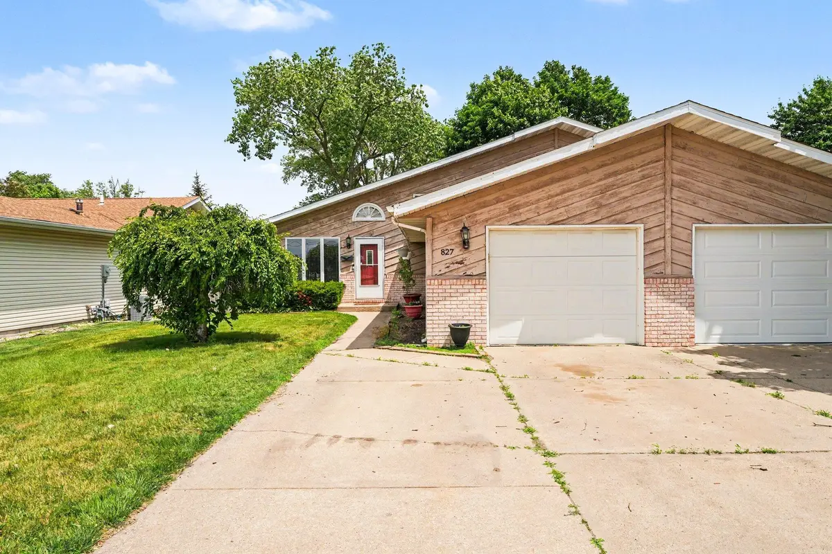 827 N Wiggs Street, Griffith, IN 46319 - #1