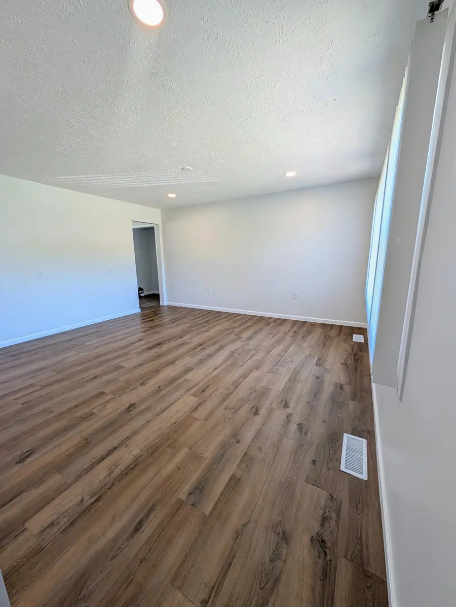 377 Pinewood Drive, Valparaiso, IN 46385 - #3