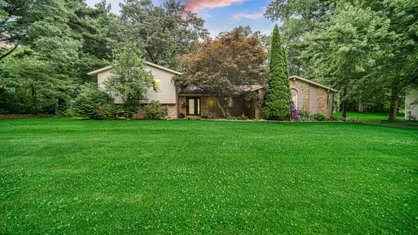 495 Meadowwood Drive, Valparaiso, IN 46385