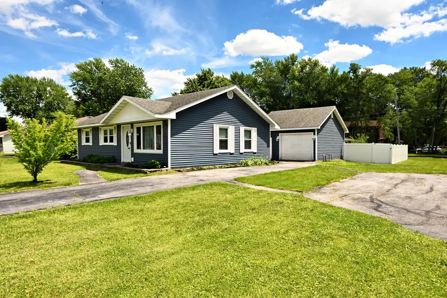 2113 W Porter Avenue, Chesterton, IN 46304 - #2