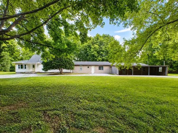 6290 S State Road 10, Knox, IN 46534