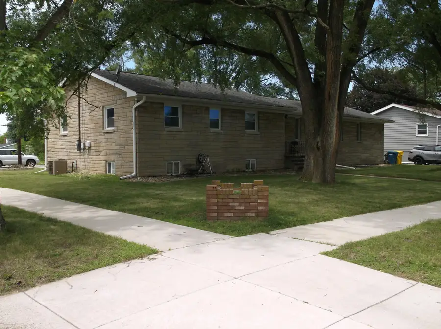 704 N Oakwood Drive, Griffith, IN 46319 - #2