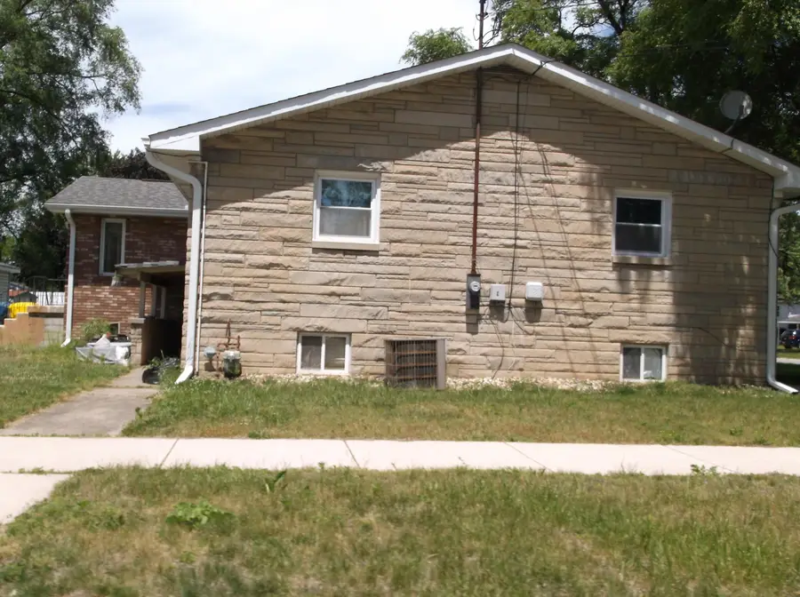 704 N Oakwood Drive, Griffith, IN 46319 - #3
