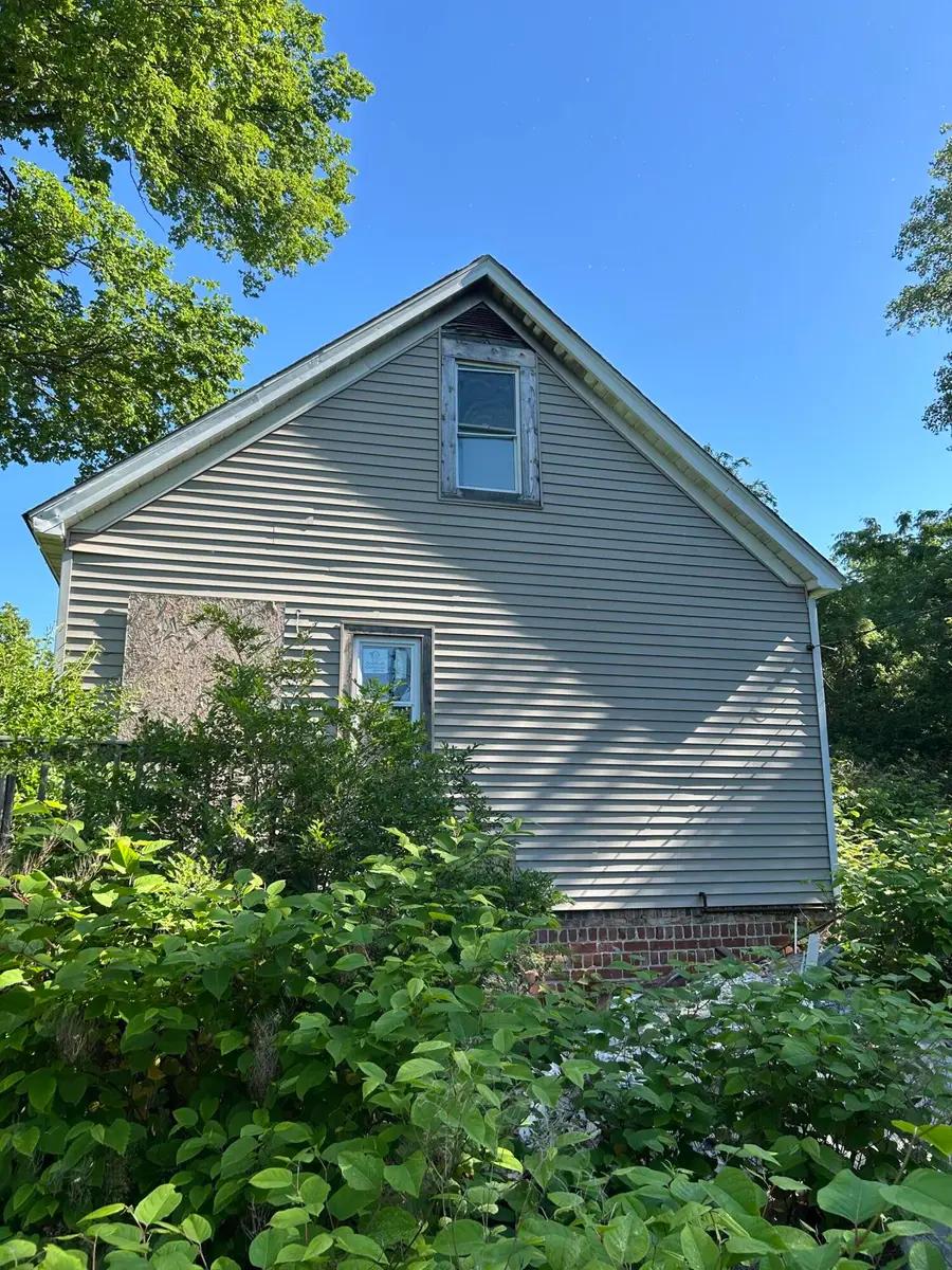305 E 41st Avenue, Gary, IN 46409 - #2