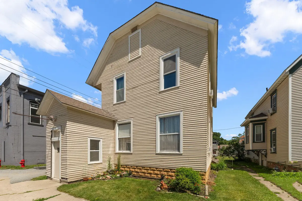 17 N Michigan - 141 E Main St, La Crosse, IN 46348 - #1