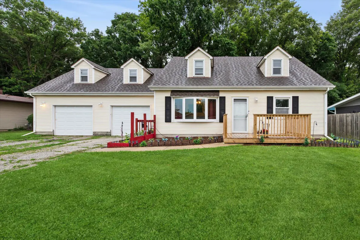 371 W 550 N, Valparaiso, IN 46385 - #1