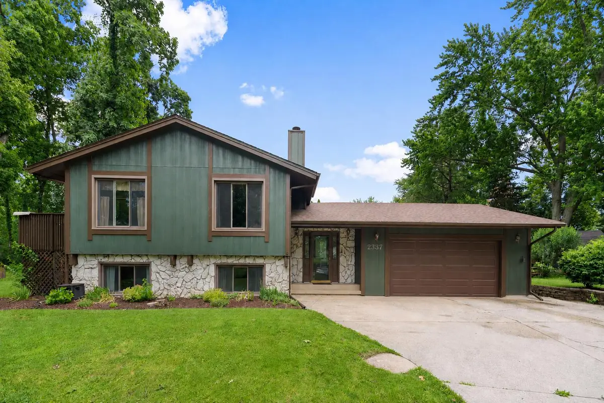 2337 Four Seasons Parkway, Crown Point, IN 46307 - #1