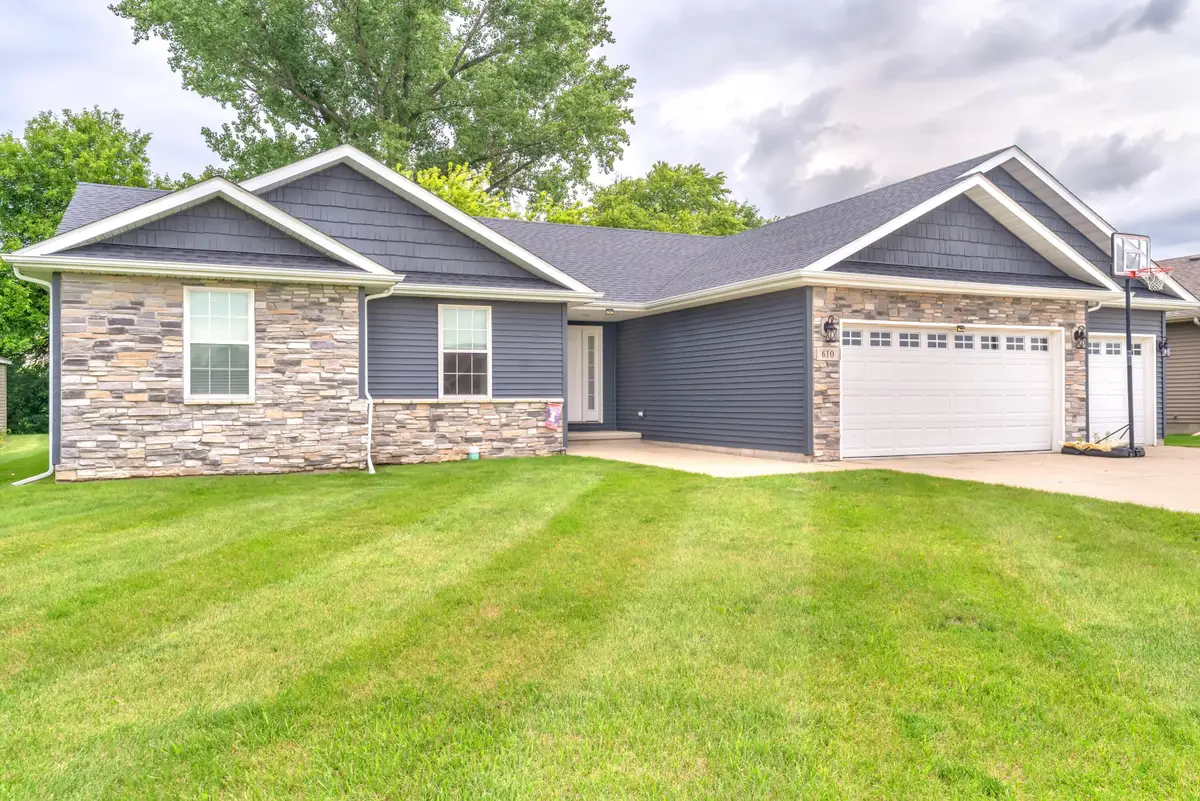 610 19th Street Se, Demotte, IN 46310 - #1