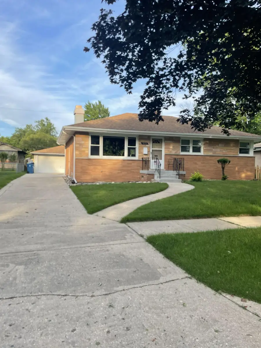 9039 Idlewild Drive, Highland, IN 46322 - #2
