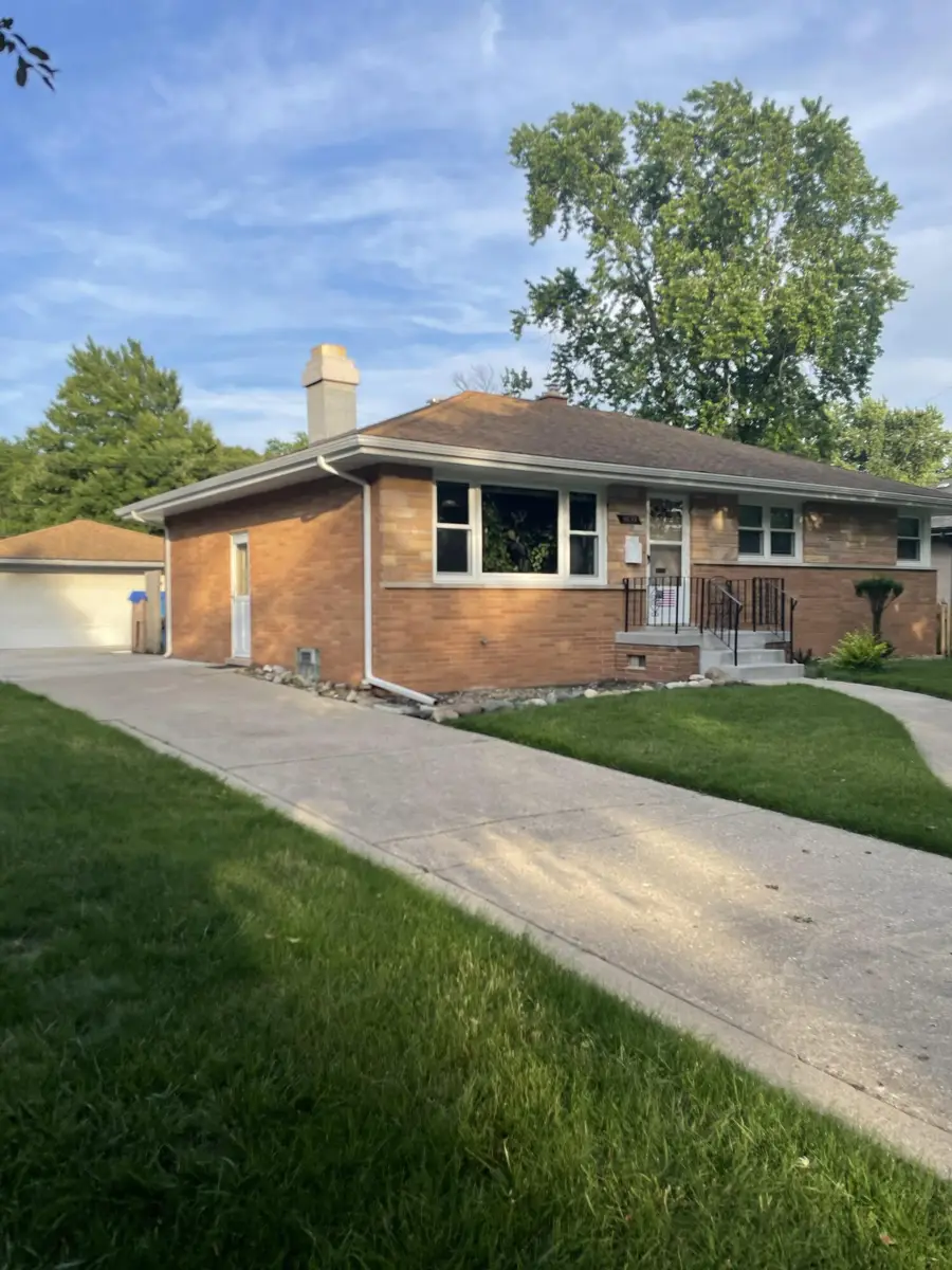 9039 Idlewild Drive, Highland, IN 46322 - #3