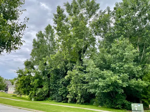 887 Hemingway Trail, Valparaiso, IN 46383